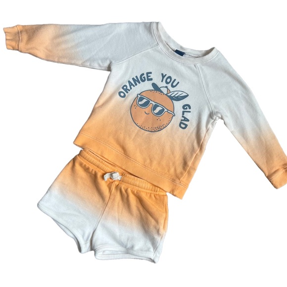 NWOT OLD NAVY ORANGE AND WHITE CREWNECK AND SHORT SET SIZE 12-18MO - Picture 3 of 12